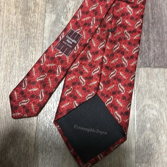 Ermenegildo Zegna red paisley tie 💯 silk CEO